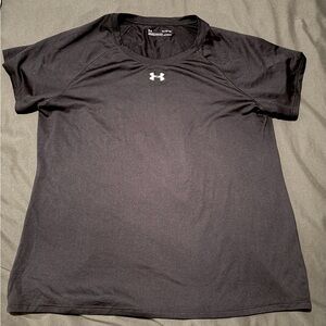 Under Armour Woman’s Black Tee